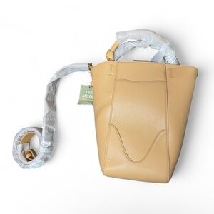 Oleada - Elegant Tan Leather Handbag